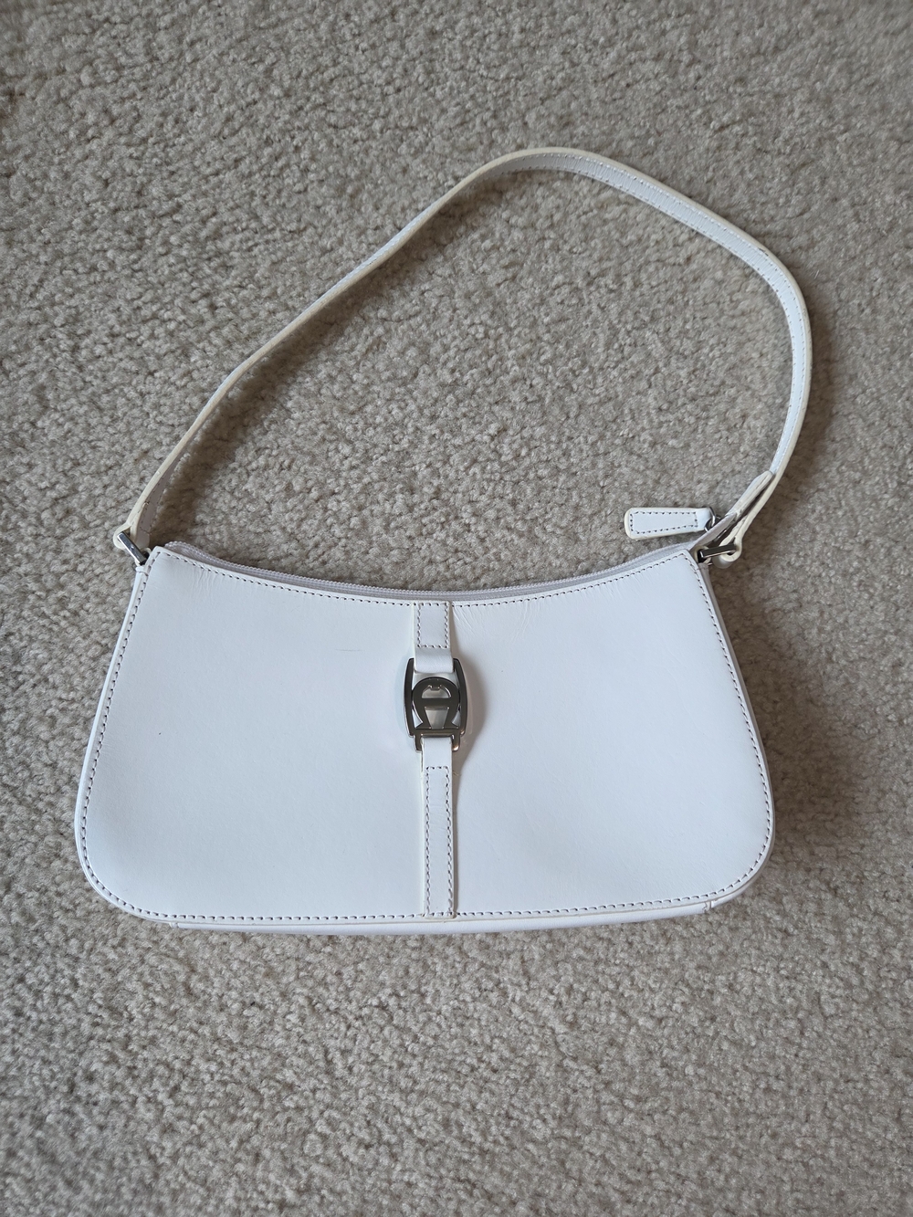 Vintage Y2K Etienne Aigner White Leather Shoulder Bag